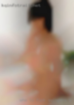 Who to fuck swingers a girl exibizionista in Chisholm?